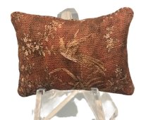 (image for) Pat Tyler Pillow (bird in flight)