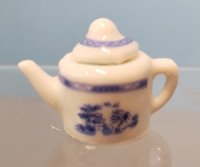 (image for) White Teapot with Blue Design