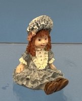 (image for) Little girl in blue figurine