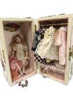 (image for) MiMi and Her Full Travel Trunk