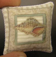 (image for) Seashell Pillow in Rope Frame 1