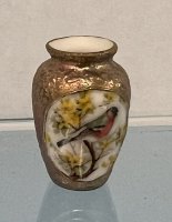 (image for) Oriental Vase with Gold Raised Paste #2