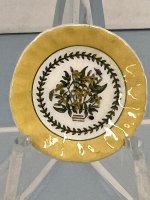 (image for) Yellow Bordered Plate with Greenery in Middle