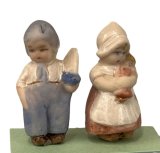 (image for) Tiny set of Dutch Dolls