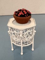 (image for) White Wire Table with Plant