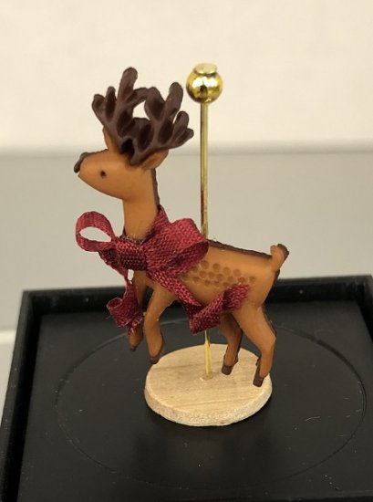 (image for) Reindeer on a stand - Click Image to Close