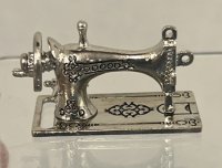 (image for) Silver Sewing Machine