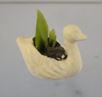 (image for) 1/24th Swan Vase with Greenery