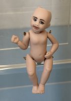 (image for) Little Sitting Girl