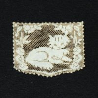 (image for) Kitty Antique Laser Cut Doily #102