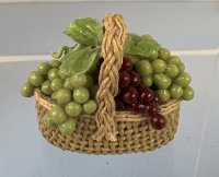 (image for) Basket of Grapes