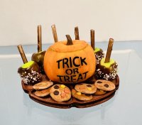 (image for) Trick or Treat Pumpkin tray with cookies and carmel apples and pumpkin