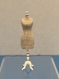White 1/24th Dress Form or Mannequin