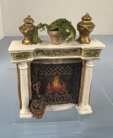 Fireplace with a fern in a clay pot 1/24" scale