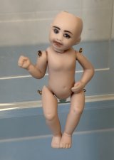 (image for) Little Sitting Girl