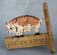 (image for) Welcome Sign with Pig