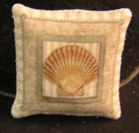 (image for) Seashell Pillow in Rope Frame 3