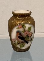 (image for) Oriental Vase with Gold Raised Paste