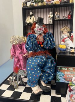 (image for) Clown Doll