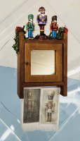 (image for) Nutcracker Mirrored Shelf with Hanging Towels