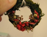 (image for) Christmas Wreath Decorated with Red and Gold