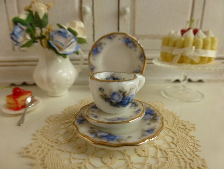 (image for) Moonlight Roses Dollhouse Miniature Teacup and Saucer - Click Image to Close