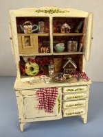 (image for) Christmas Time Filled Hutch