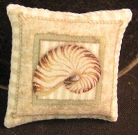 (image for) Seashell Pillow in Rope Frame 2