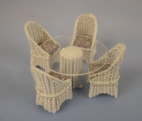 1/24th White Wicker Table and Four Chairs