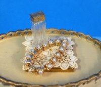 (image for) Tray with Doily and Pearls