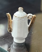 (image for) Porcelain Teapot