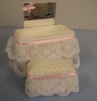 (image for) Cream and Pink Vanity Set