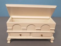 (image for) White Blanket Chest or Hope Chest