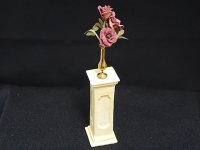 (image for) Roses on Pedestal