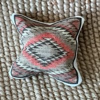 (image for) Modern Pillow