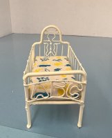 (image for) Cream Colored Wire Crib