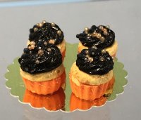 Halloween Vanilla Cupcakes with Chocolate Frosting