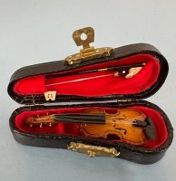 (image for) Violin in Case with Bow