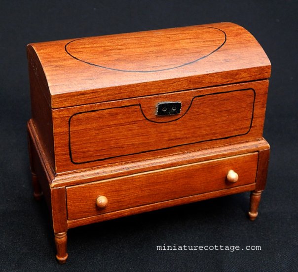 (image for) Lincoln Dome Chest/ Walnut - Click Image to Close