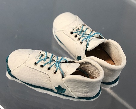 (image for) White and Turquoise Tennis Shoes - Click Image to Close