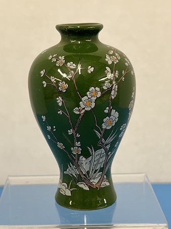 (image for) Oriental Green Vase - Click Image to Close