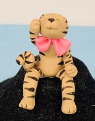 (image for) Tiger with Bowtie Toy